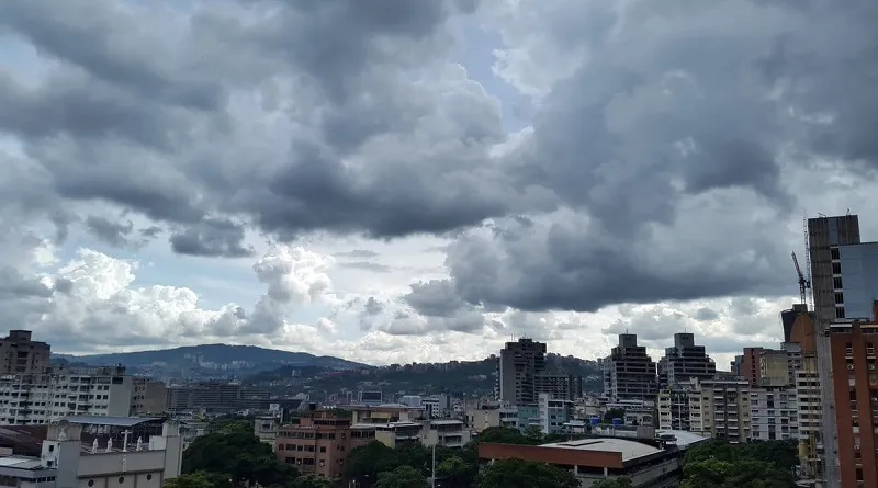 Cielo Nublado, Caracas.