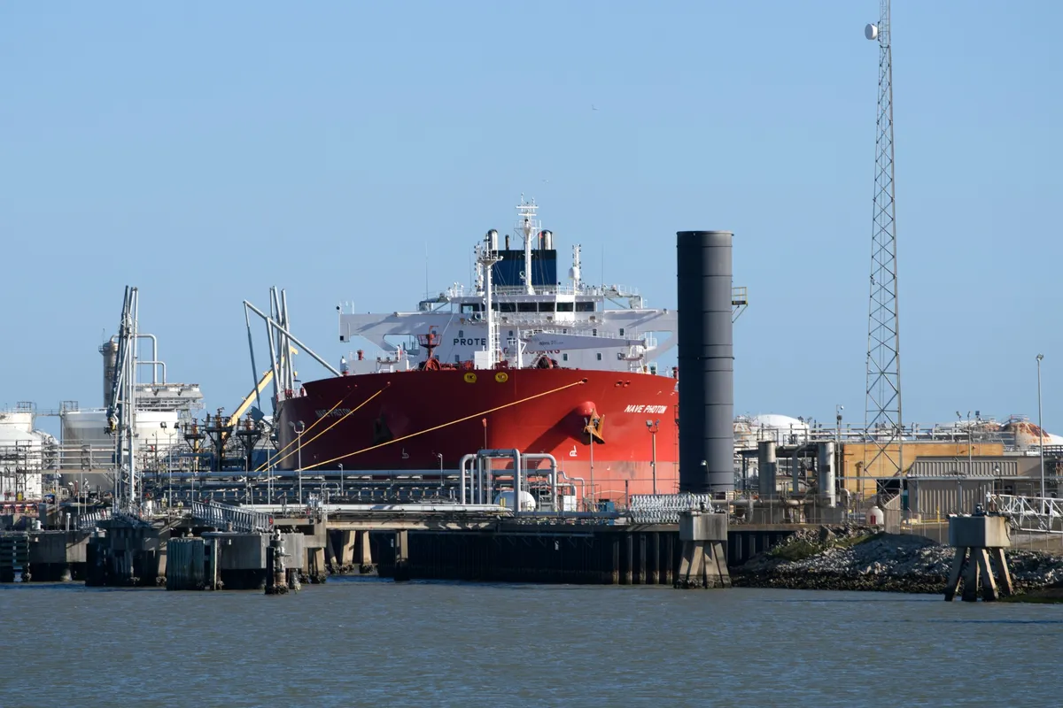 Un buque petrolero transporta un cargamento de petróleo venezolano en Freeport, Texas, el 16 de enero.Fotógrafo: Mark Felix/Bloomberg