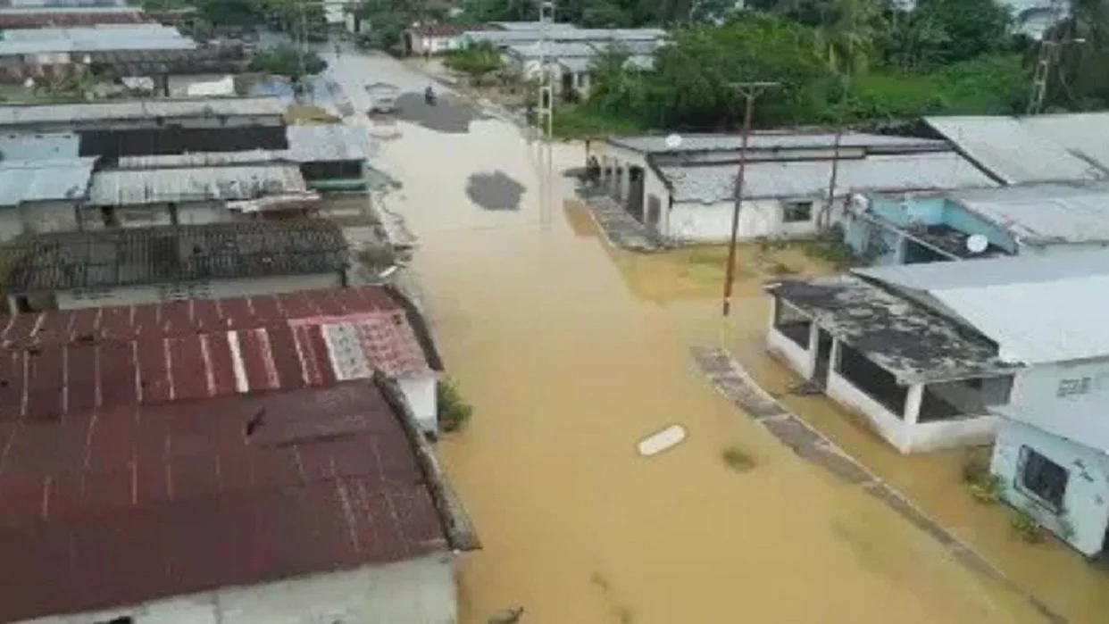 Fuertes lluvias y descargas eléctricas afectaron a Maracaibo